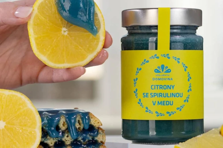 Spirulina s citronem a medem na snídani nebo jako dezert.