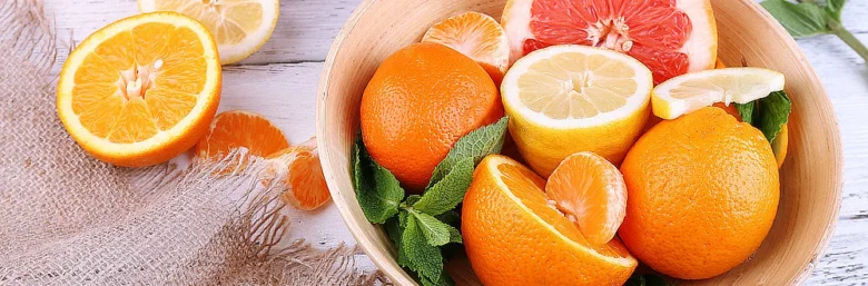 Čerstvé citrusové plody s vysokým obsahem vitamínu C.