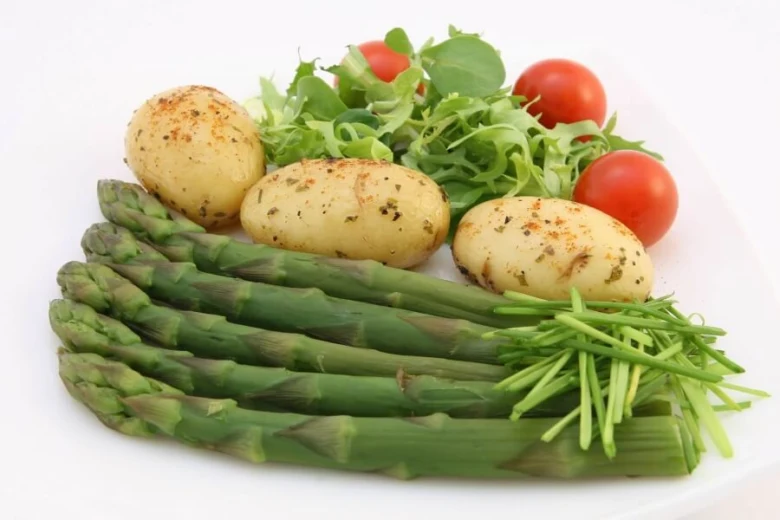 Zelenina s bramborami pro nízkocholesterolovou dietu